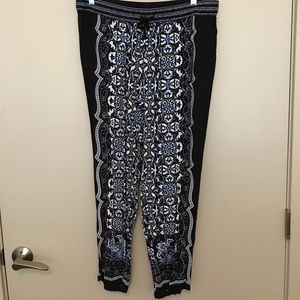 White House Black Market black/blue pattern jogger